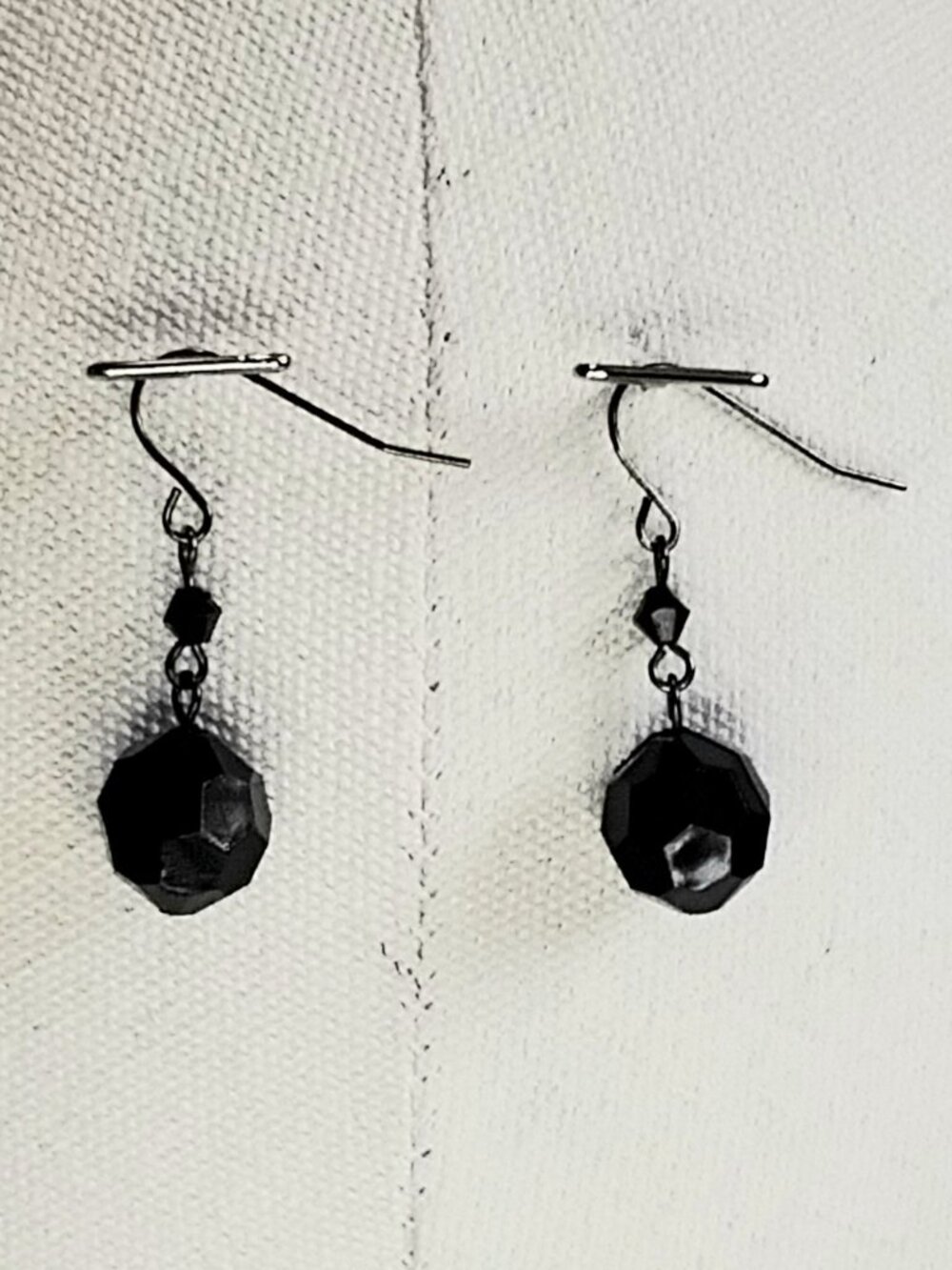 3/$25 Vintage & Beautiful Pair of Dangle Earings Quality Costume Jewelry!!
